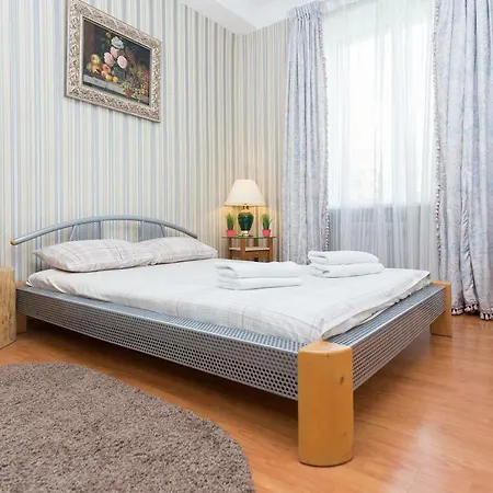 Leningradskaya 1a Apt *