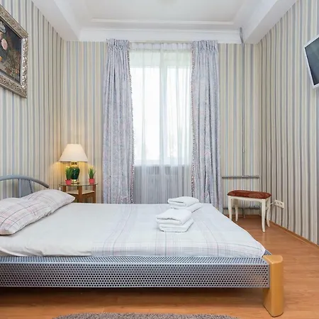 Leningradskaya 1a Apt