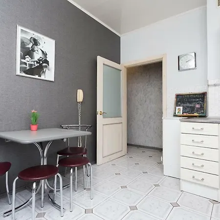 Leningradskaya 1a Apt